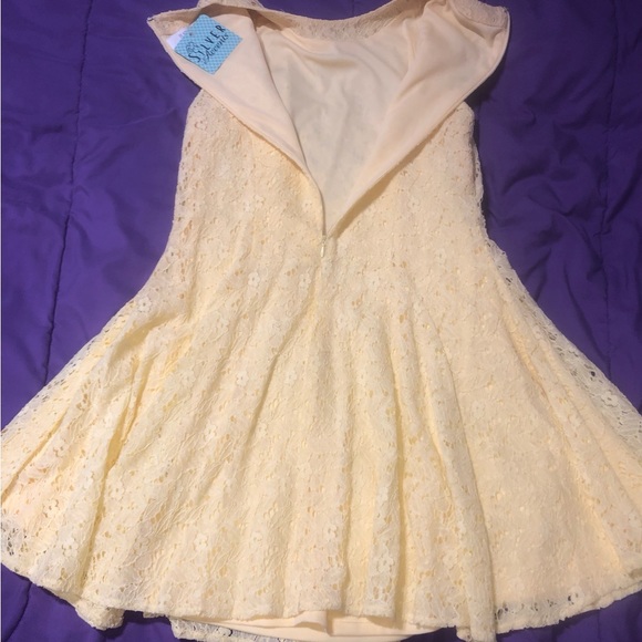 PEACE LOVE California SILVER ACCENTS Knee Length Dress Size Med NWT. - Picture 3 of 7